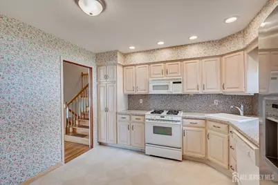 12 Dixon Drive, Woodbridge Township, NJ 07095 - Photo 18