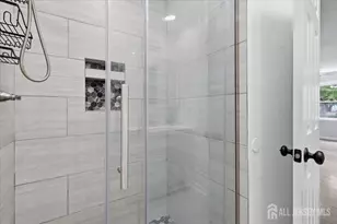 94 Woodmere Dr, Sayreville, NJ 08859 - Photo 20