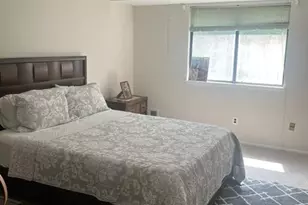 702 Jacob Ct, South Brunswick Township, NJ 08810 - Photo 8