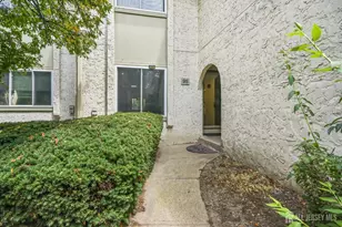 95 Thoreau Dr, Plainsboro Township, NJ 08536 - Photo 2