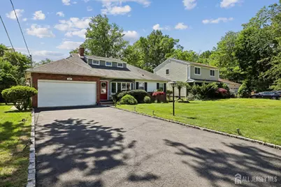 207 Stoughton Avenue, Cranford Township, NJ 07016 - Photo 2