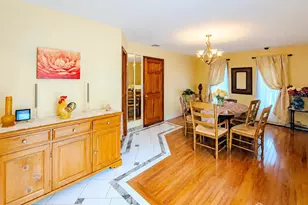 41 Edgewood Ave, Colonia, NJ 07067 - Photo 4