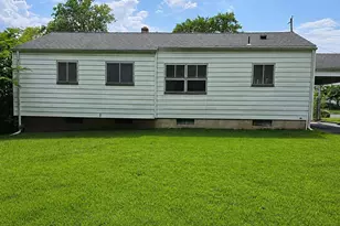 122 Southwood Dr, Old Bridge Township, NJ 08857 - Photo 2