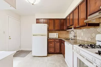 51 Pheasant Run, Edison, NJ 08820 - Photo 8