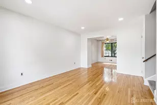 51 Pheasant Run, Edison, NJ 08820 - Photo 4