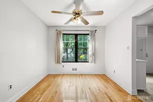 51 Pheasant Run, Edison, NJ 08820 - Photo 6