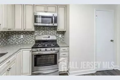 703 Cricket Lane, Woodbridge Township, NJ 07095 - Photo 6
