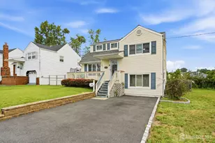 2 Carter Pl, Sayreville, NJ 08859 - Photo 2