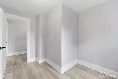 [Address not provided], Woodbridge Township, NJ 07095 - Photo 30