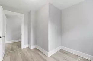 [Address not provided], Woodbridge Township, NJ 07095 - Photo 30