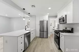 [Address not provided], Woodbridge Township, NJ 07095 - Photo 16