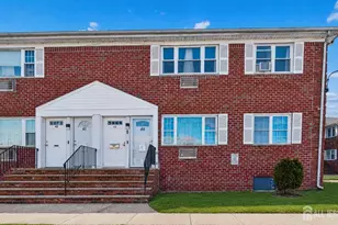 43 Gramercy Gardens, Middlesex, NJ 08846 - Photo 1
