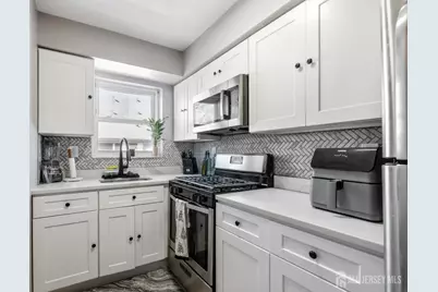 43 Gramercy Gardens #B, Middlesex, NJ 08846 - Photo 8
