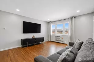43 Gramercy Gardens, Middlesex, NJ 08846 - Photo 4