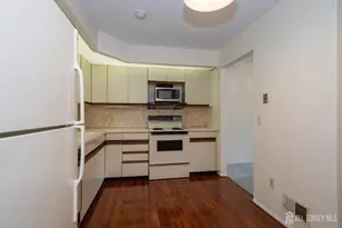 122F Concordia Cir, Monroe Township, NJ 08831 - Photo 6
