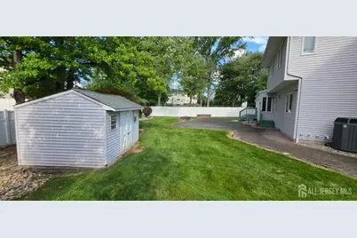 6 Sandra Drive, Edison, NJ 08820 - Photo 8