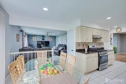 10 Patriot Court, Edison, NJ 08820 - Photo 16