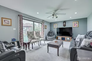 10 Patriot Ct, Edison, NJ 08820 - Photo 18