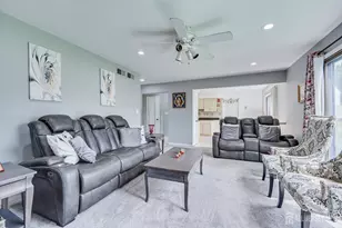 10 Patriot Ct, Edison, NJ 08820 - Photo 22