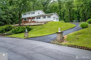 40 Longview Dr, Green Brook Township, NJ 08812 - Photo 2
