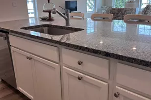 735 Station Rd, Dunellen, NJ 08812 - Photo 14