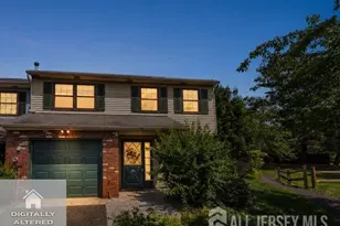 17 Walton Ct, East Brunswick Township, NJ 08816 - Photo 2