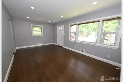 210 S 9th Avenue S, Highland Park, NJ 08904 - Photo 8