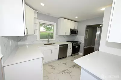 210 S 9th Avenue S, Highland Park, NJ 08904 - Photo 4