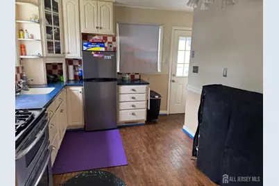 211 E Louis Place E, Iselin, NJ 08830 - Photo 8
