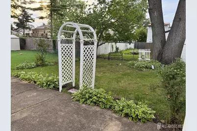 211 E Louis Place E, Iselin, NJ 08830 - Photo 28