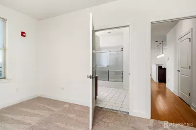 16 N Market Square, Plainsboro Township, NJ 08536 - Photo 26