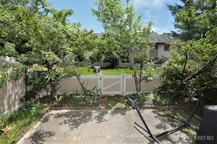 94 Tennyson Dr, Plainsboro Township, NJ 08536 - Photo 20