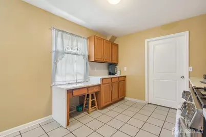 12 Pierrepont Avenue, Middlesex, NJ 08846 - Photo 16