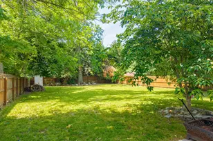 12 Pierrepont Ave, Middlesex, NJ 08846 - Photo 22