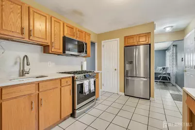 12 Pierrepont Avenue, Middlesex, NJ 08846 - Photo 14