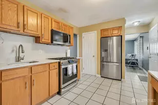 12 Pierrepont Ave, Middlesex, NJ 08846 - Photo 14