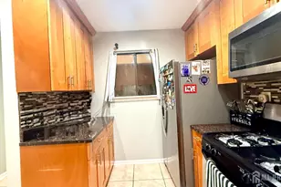 12 Palm Ct, Edison, NJ 08820 - Photo 4