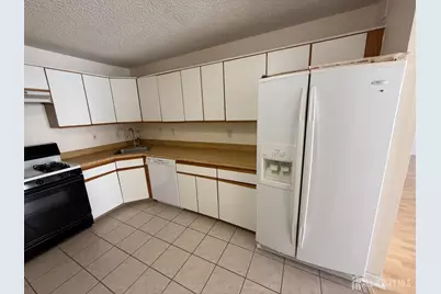 207 Darwin Lane, North Brunswick Township, NJ 08902 - Photo 4