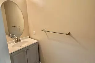 216 Alder Ct, New Brunswick, NJ 08901 - Photo 8