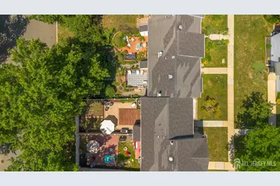 35 E Byrnes Lane E, Sayreville, NJ 08872 - Photo 24