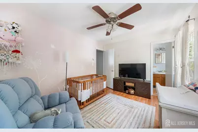 35 E Byrnes Lane E, Sayreville, NJ 08872 - Photo 2