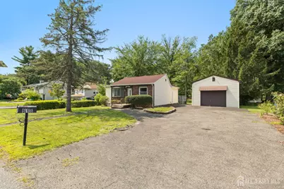 618 Wood Avenue, North Brunswick Township, NJ 08902 - Photo 2