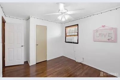 21 S Heathcote Avenue S, Edison, NJ 08817 - Photo 32