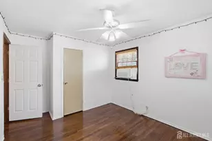 21 S Heathcote Ave S, Edison, NJ 08817 - Photo 32