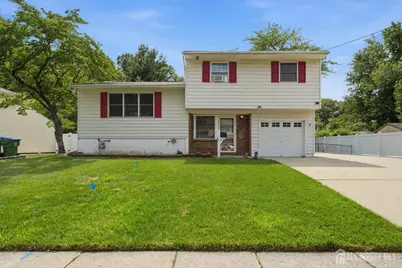 21 S Heathcote Avenue S, Edison, NJ 08817 - Photo 1