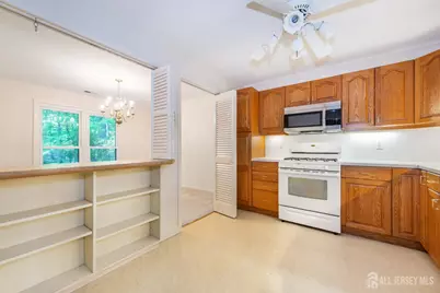 195 Hidden Hollow Court, Edison, NJ 08820 - Photo 10