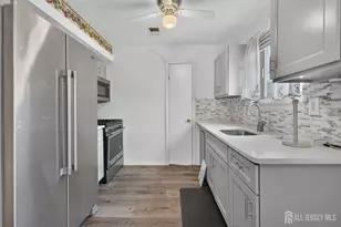 809 N Oaks Blvd, North Brunswick Township, NJ 08902 - Photo 4
