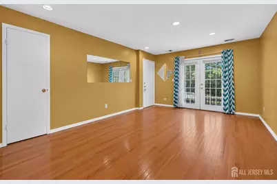 809 N Oaks Boulevard, North Brunswick Township, NJ 08902 - Photo 10