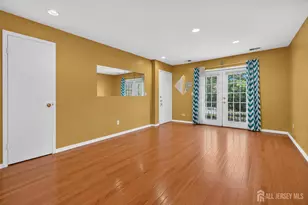 809 N Oaks Blvd, North Brunswick Township, NJ 08902 - Photo 10