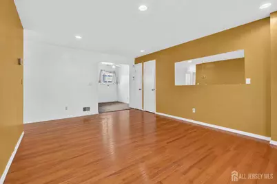 809 N Oaks Boulevard, North Brunswick Township, NJ 08902 - Photo 8
